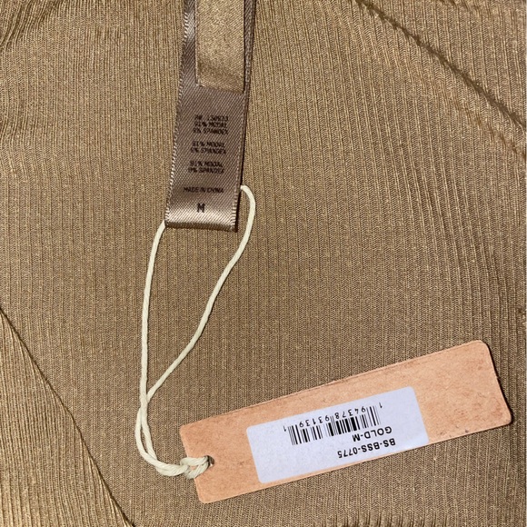 Skims NWT Soft Lounge Henley ✨Limited Edition✨ - Picture 4 of 4